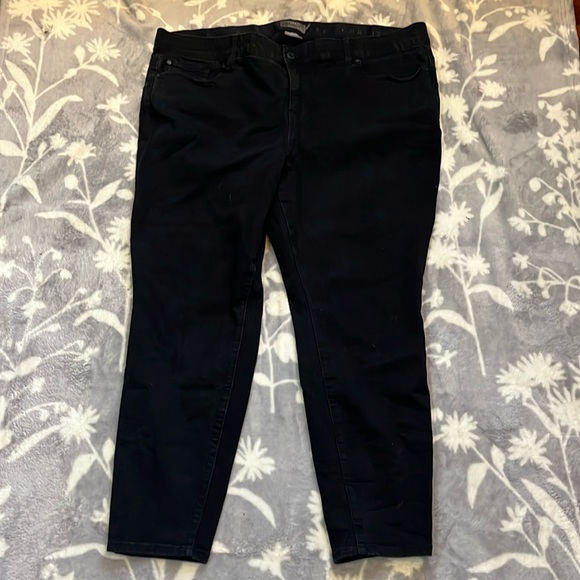 NWOT Torrid Bombshell Skinny Jeans - black  “feel the fit” Sz Torrid 26R - Picture 2 of 12